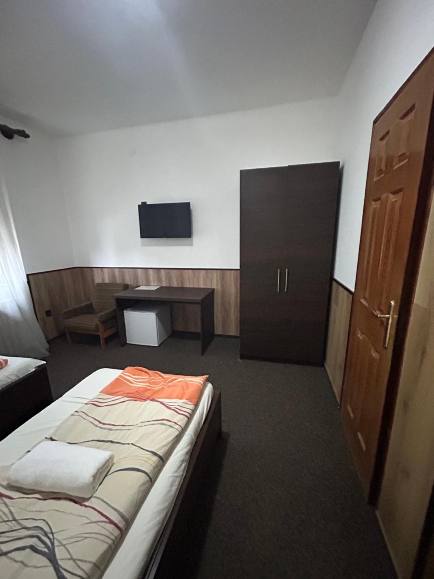 Rozsakert Panzio Hotell Nyíregyháza Exteriör bild