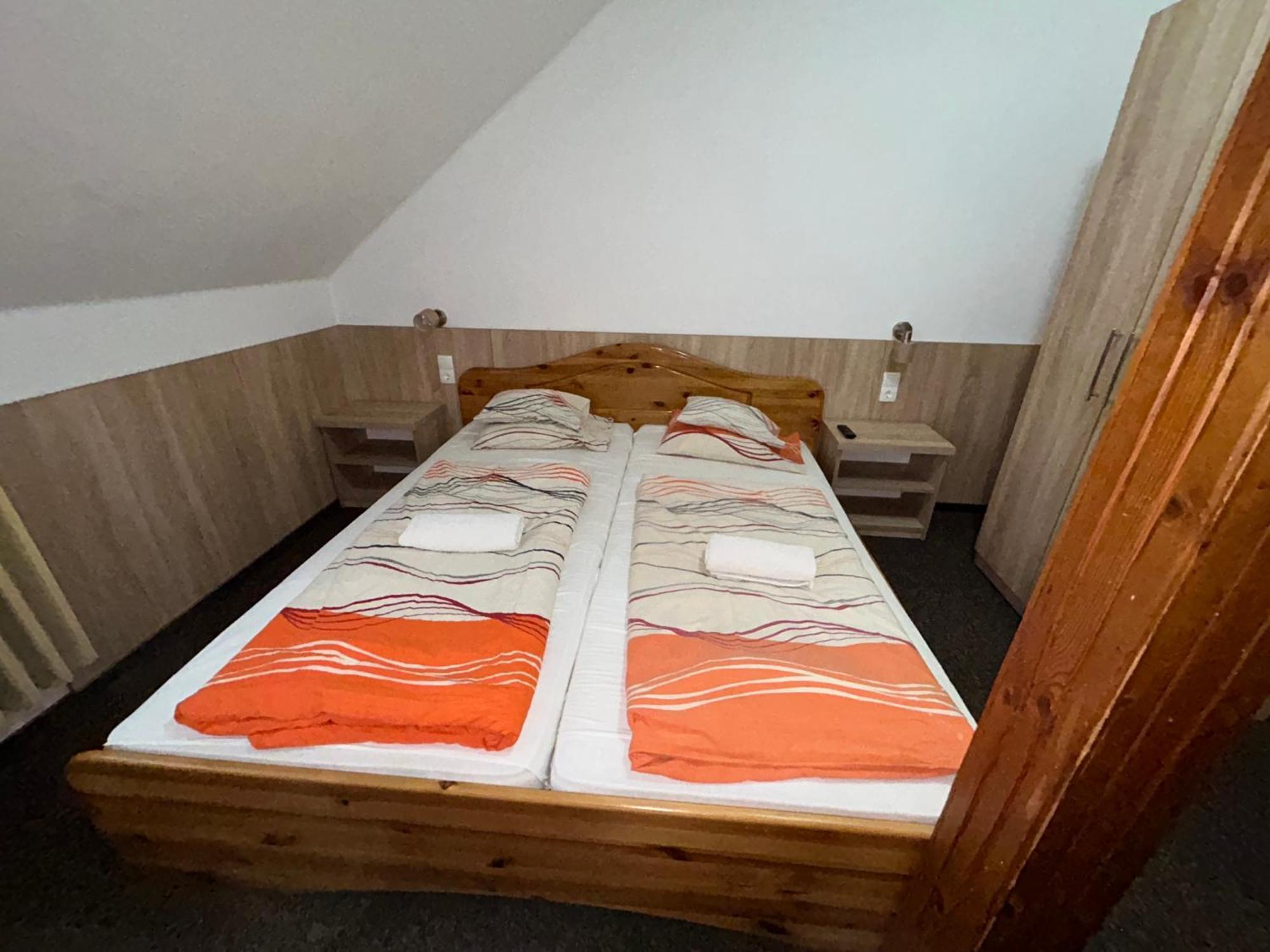 Rozsakert Panzio Hotell Nyíregyháza Exteriör bild