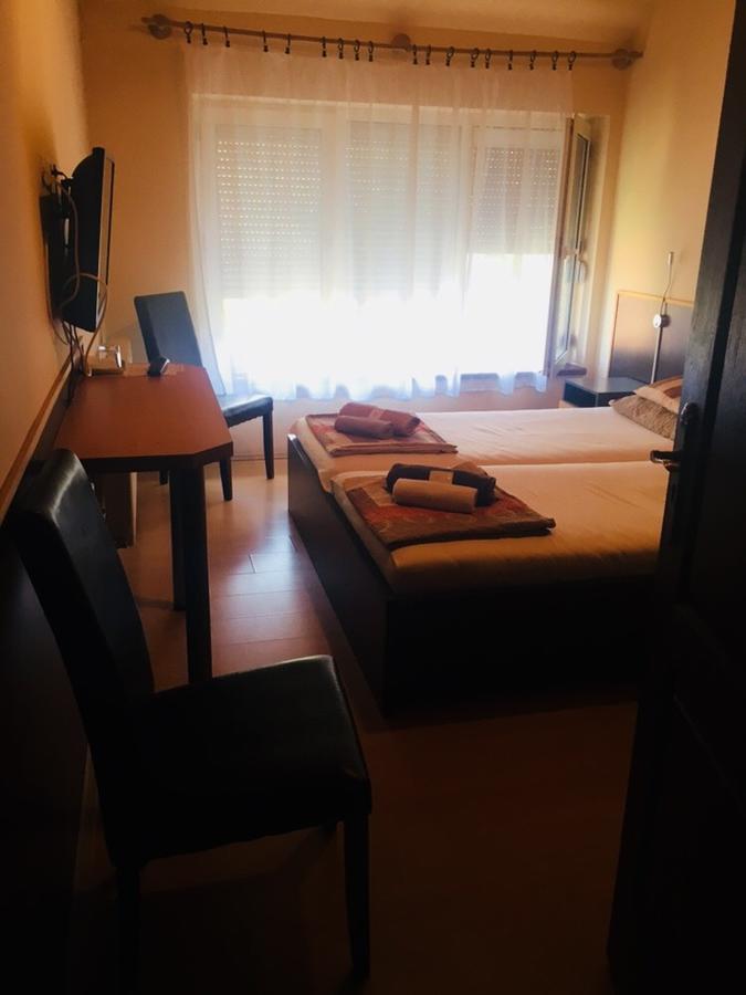 Rozsakert Panzio Hotell Nyíregyháza Exteriör bild